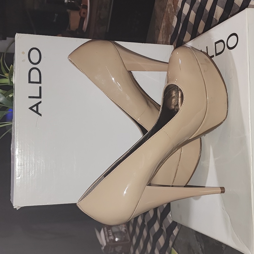 ALDO PUMPS SIZE 9 NUDE
